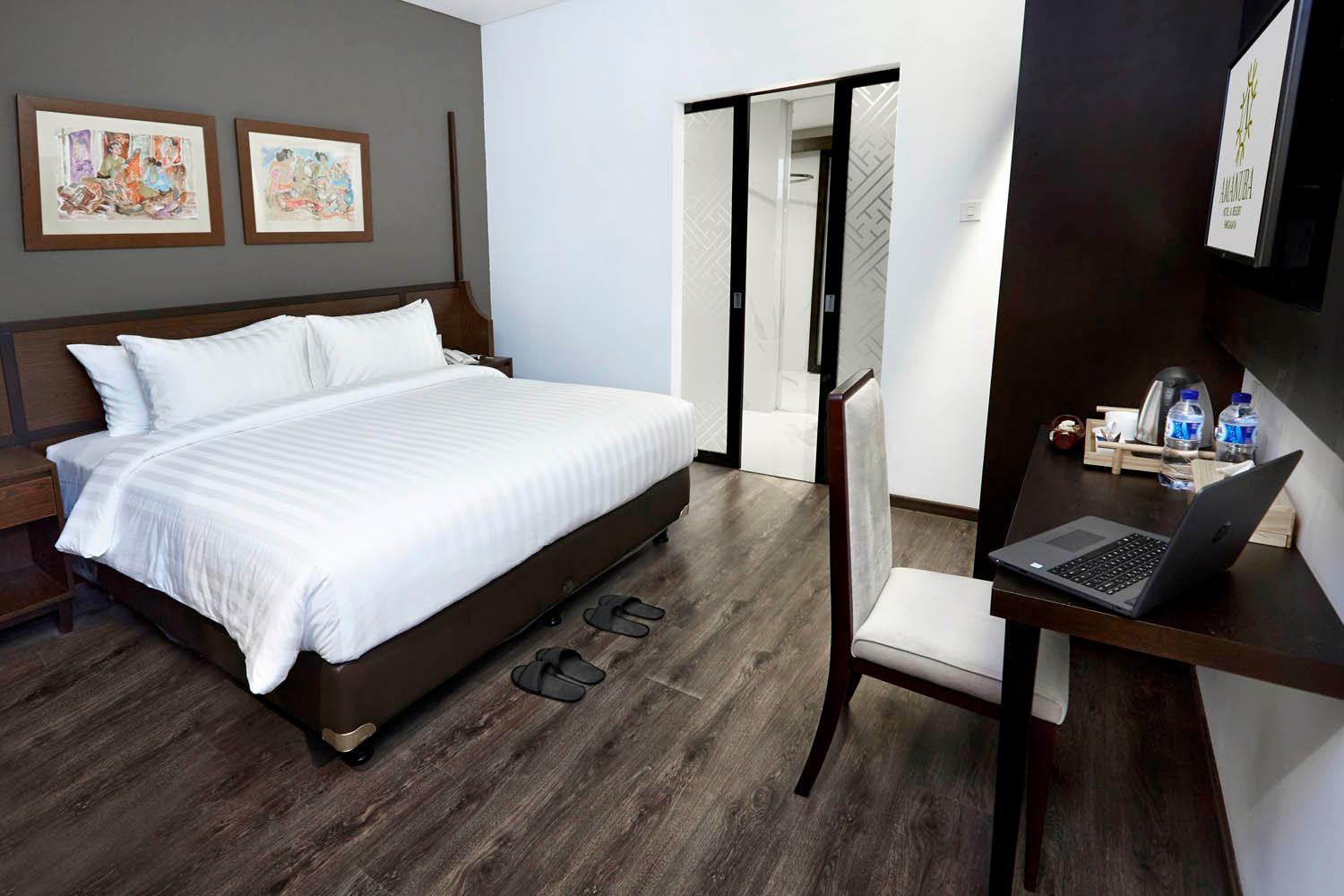 Kamar Queen Superior